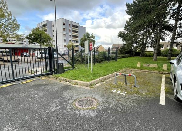 Stationnement à louer    Le Havre