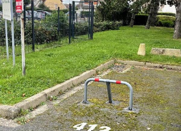 Stationnement à louer    Le Havre