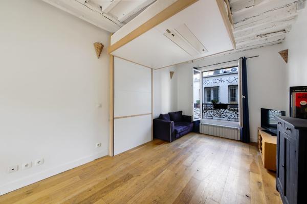 Grand Studio Paris 10e