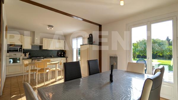 Maison 5 chambres - Grande parcelle de terrain !