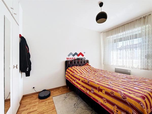 Appartement
                                                                                                                                                                                                                                                                                                                        4 pièce(s)                                                                                                                                                                                                          3 chambre(s)                                                                                                                                                                                                          70  m²