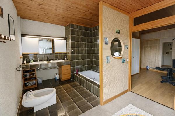 MAISON D'ARCHITECTE en pierre de 270m²