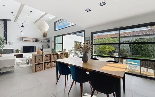 Maison à vendre    5 pièces • 184 m2 Anglet