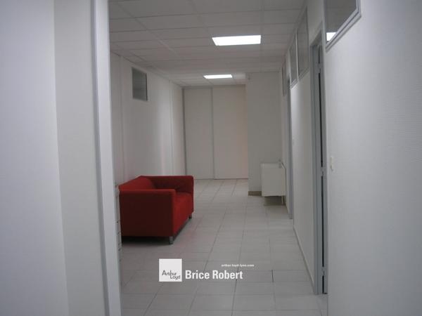 Location de bureaux petites surfaces à Meyzieu avec loyer tout inclus
