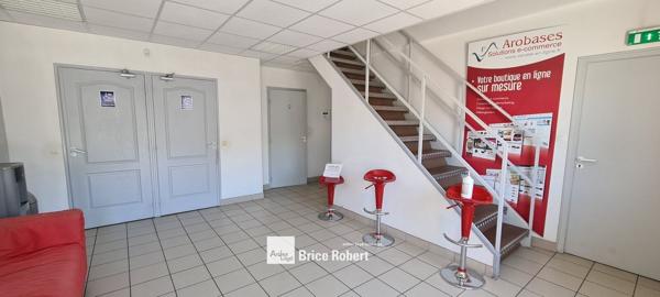 Location de bureaux petites surfaces à Meyzieu avec loyer tout inclus