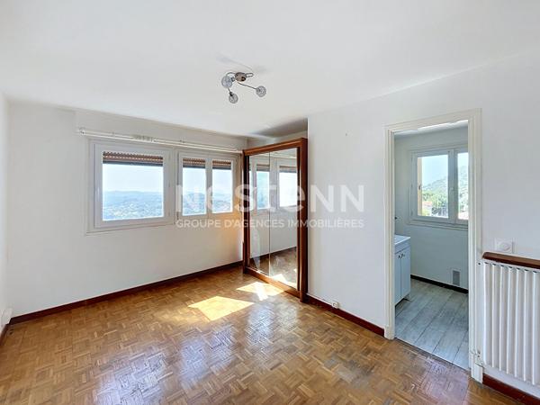 Appartement 2 pièces à vendre à Grasse avec vue mer