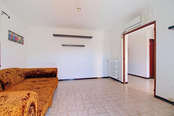 Vitrolles, maison familiale 195 m²  environ sur plus de de 800 m² avec piscine, garage et potentiel de 2 logements