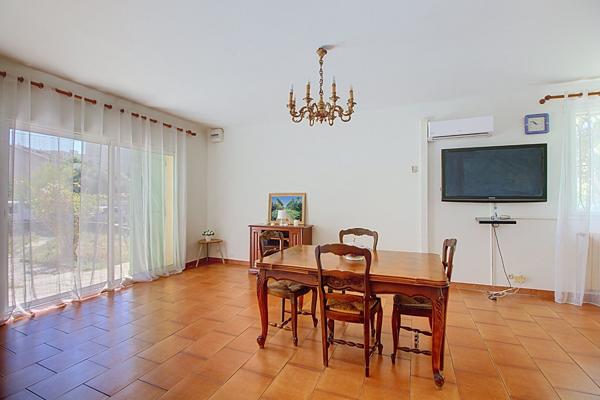 Vitrolles, maison familiale 195 m²  environ sur plus de de 800 m² avec piscine, garage et potentiel de 2 logements