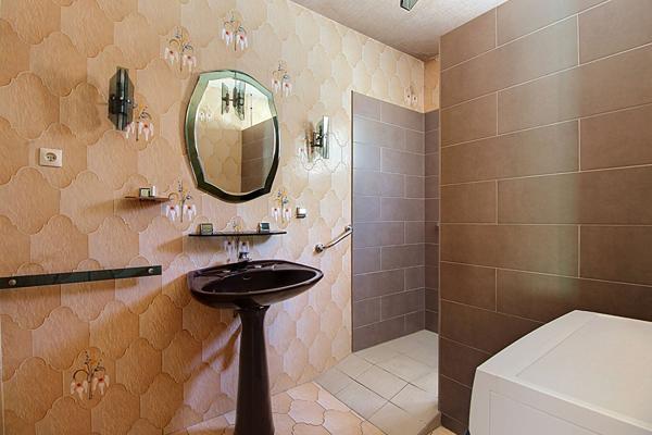 Vitrolles, maison familiale 195 m²  environ sur plus de de 800 m² avec piscine, garage et potentiel de 2 logements