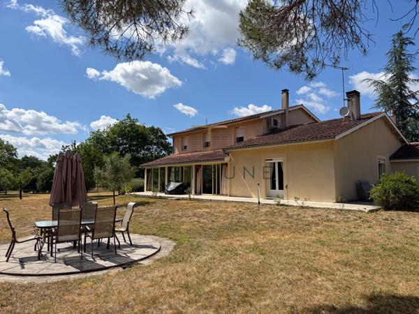 Maison 9 pièce(s) 6 chambre(s) 233.79 m²