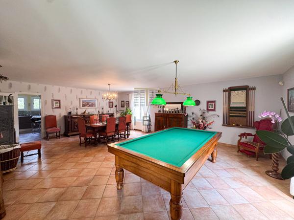 Maison 9 pièce(s) 6 chambre(s) 233.79 m²