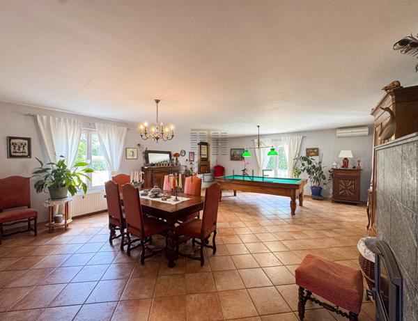 Maison 9 pièce(s) 6 chambre(s) 233.79 m²