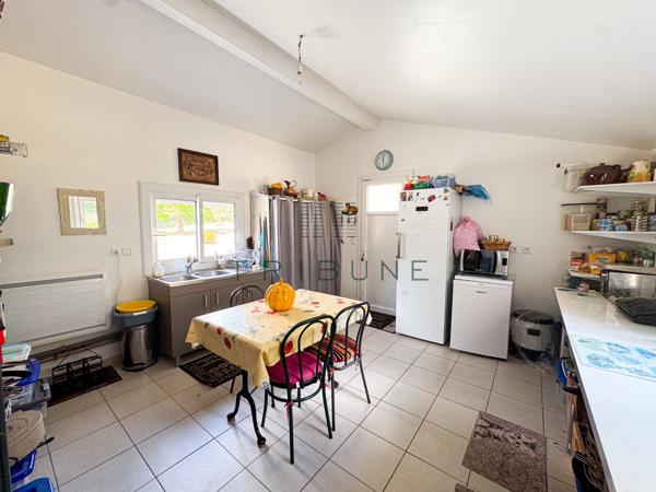 Maison 9 pièce(s) 6 chambre(s) 233.79 m²