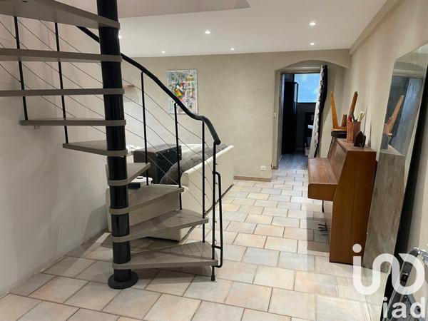 Maison 6 pièces de 168 m² à Gréasque (13850)