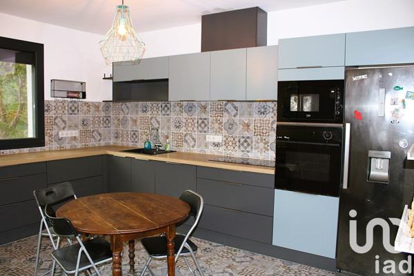 Maison 6 pièces de 168 m² à Gréasque (13850)