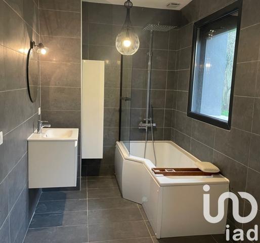 Maison 6 pièces de 168 m² à Gréasque (13850)