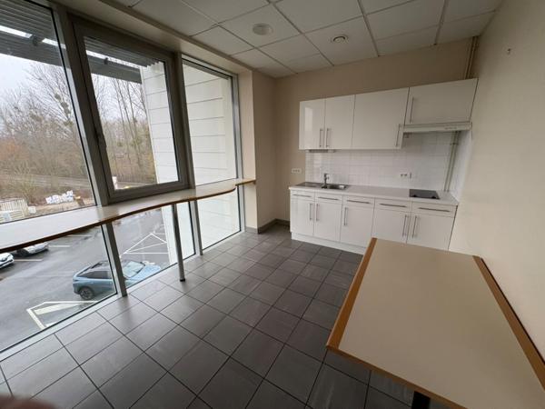 A LOUER BUREAUX 488 M2 AGNETZ