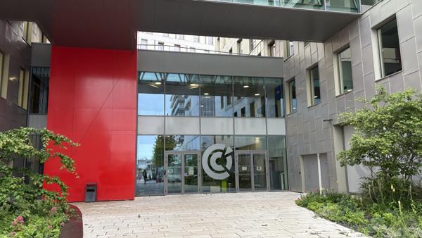 À louer - Bureaux modernes de 303 m² à Fleury-les-Aubrais - Quartier Interives
