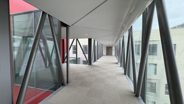 À louer - Bureaux modernes de 303 m² à Fleury-les-Aubrais - Quartier Interives