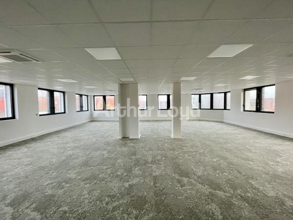 Bureaux rénovés à louer - 400 m² divisibles, climatisation - Villeneuve-d'Ascq, secteur La Pilaterie (métro Les Prés)