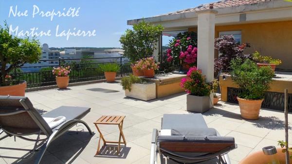 Villa sur le toit tout proche du centre ville et à 7mn de la mer