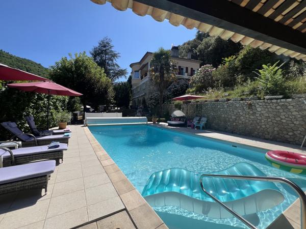 Propriété de charme avec piscine au bord de l’Ardèche, Vals-les-Bains