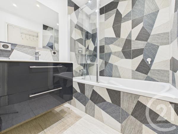 Appartement F3 à vendre  3 pièces - 66,38 m2 LA VALETTE DU VAR - 83