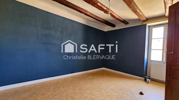 À Vendre – Petite maison de village pleine de potentiel – Barrou (37350)