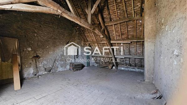 À Vendre – Petite maison de village pleine de potentiel – Barrou (37350)