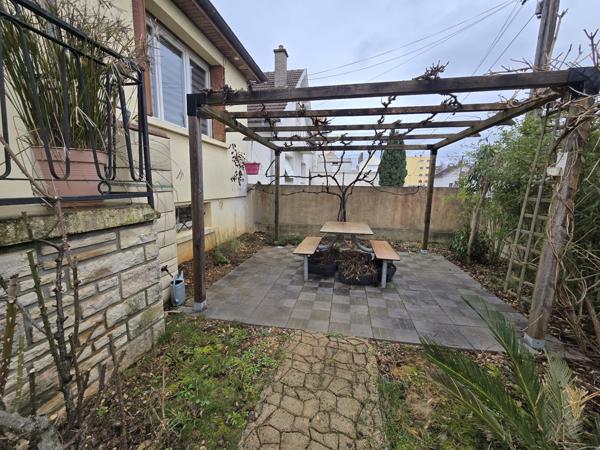 Maison sur sous sol avec 4 ch