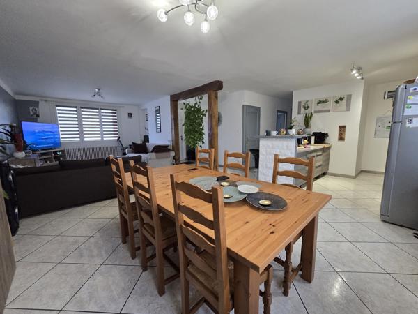 Maison sur sous sol avec 4 ch