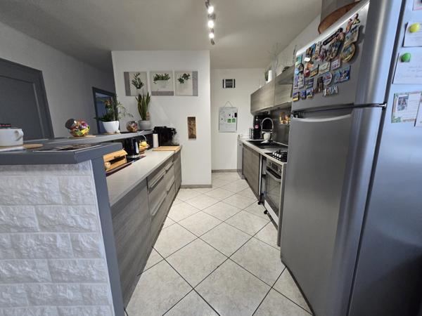 Maison sur sous sol avec 4 ch