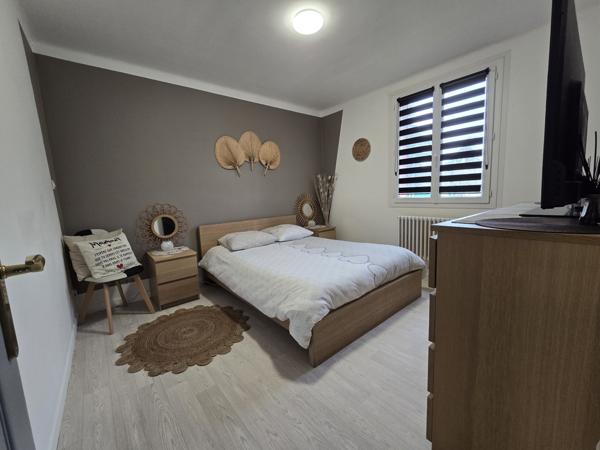 Maison sur sous sol avec 4 ch