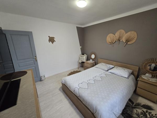 Maison sur sous sol avec 4 ch