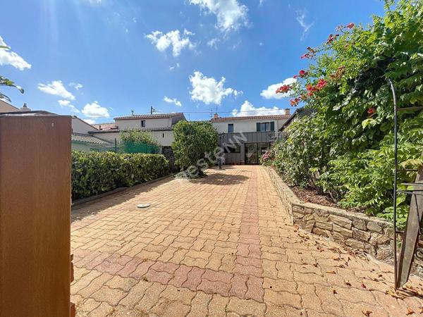 Charmante maison à vendre à Saint Jean de Boiseau 3 chambres , jardin et garage.