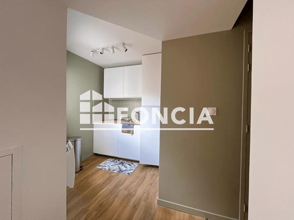 Location Studio meublé 27.81 m² - 56 RUE DONISSAN Bordeaux 33000