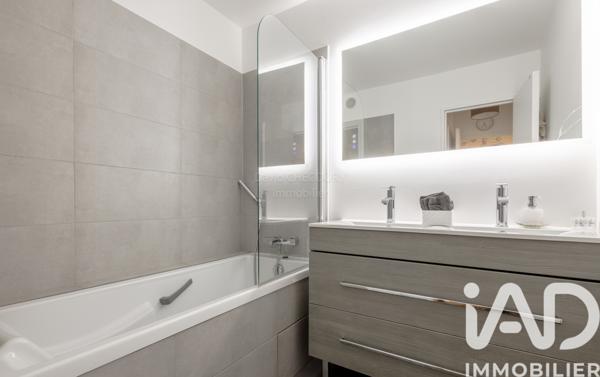 Appartement à vendre 4 pièces 97 m² Courbevoie