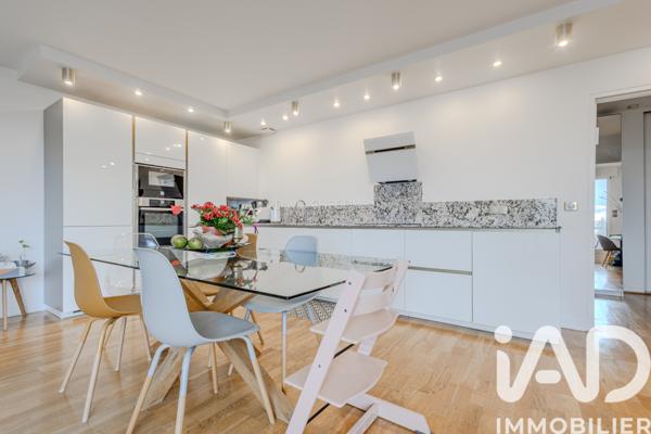 Appartement à vendre 4 pièces 97 m² Courbevoie