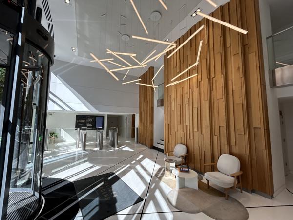 Bureaux à louer Plug & Play avec jardin