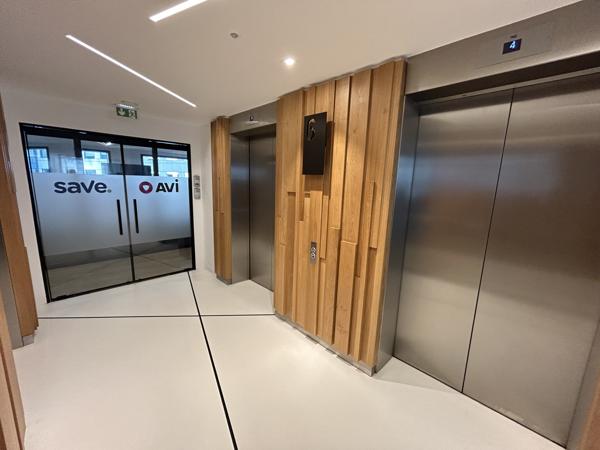 Bureaux à louer Plug & Play avec jardin