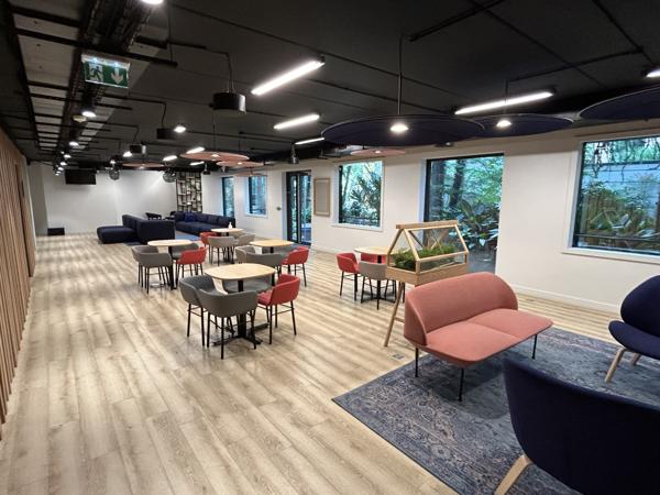 Bureaux à louer Plug & Play avec jardin