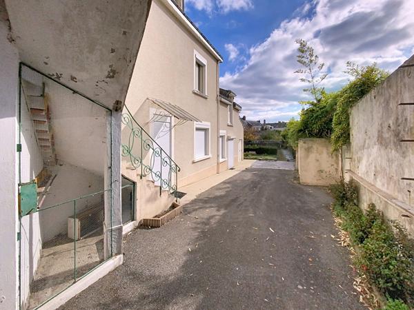 Maison de bourg à fort potentiel à Châteauneuf-sur-Sarthe