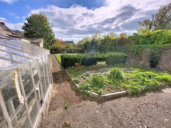 Maison de bourg à fort potentiel à Châteauneuf-sur-Sarthe