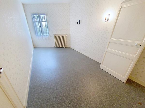 Maison de bourg à fort potentiel à Châteauneuf-sur-Sarthe