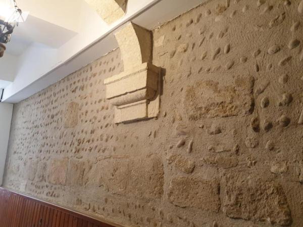 Immeuble de rapport composé de 5 logements avec deux garages et une remise