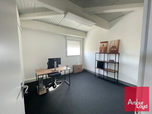 Bureaux à louer à Villeneuve les Maguelone dans immeuble récent