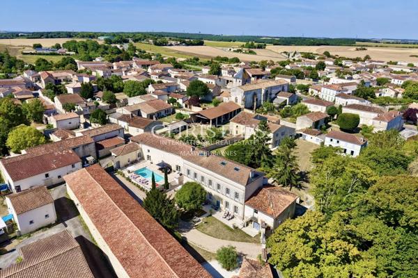 Propriété du XIXe siècle entre Saintes, Cognac et La Rochelle