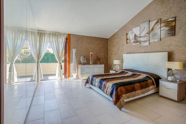 Maison VIRY-CHATILLON - GRAND PARIS - 12 pièce(s) 5 chambres 350m²