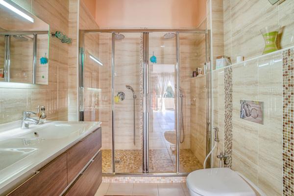 Maison VIRY-CHATILLON - GRAND PARIS - 12 pièce(s) 5 chambres 350m²