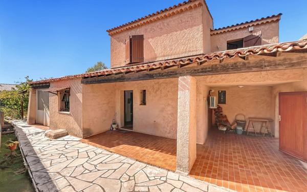 Maison à vendre    7 pièces •  Saint-Raphaël